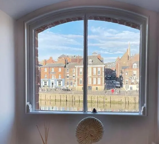 Riverside Apartment - York